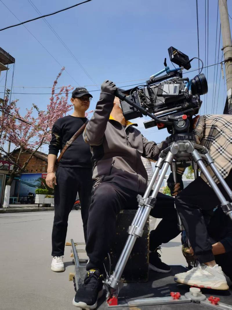 白银区广告片拍摄：快消品牌爆款之选，网感内容适配社媒传播！
